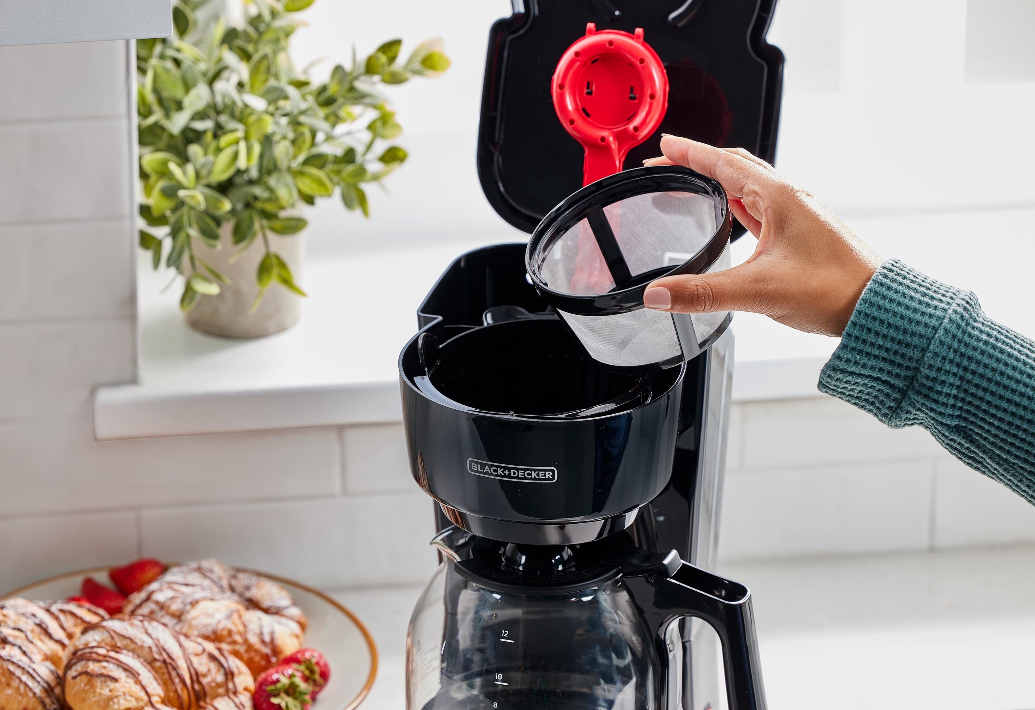 BLACK+DECKER 12-Cup Drip Coffee Maker with Easy On/Off Switch and Sneak-A-Cup Feature