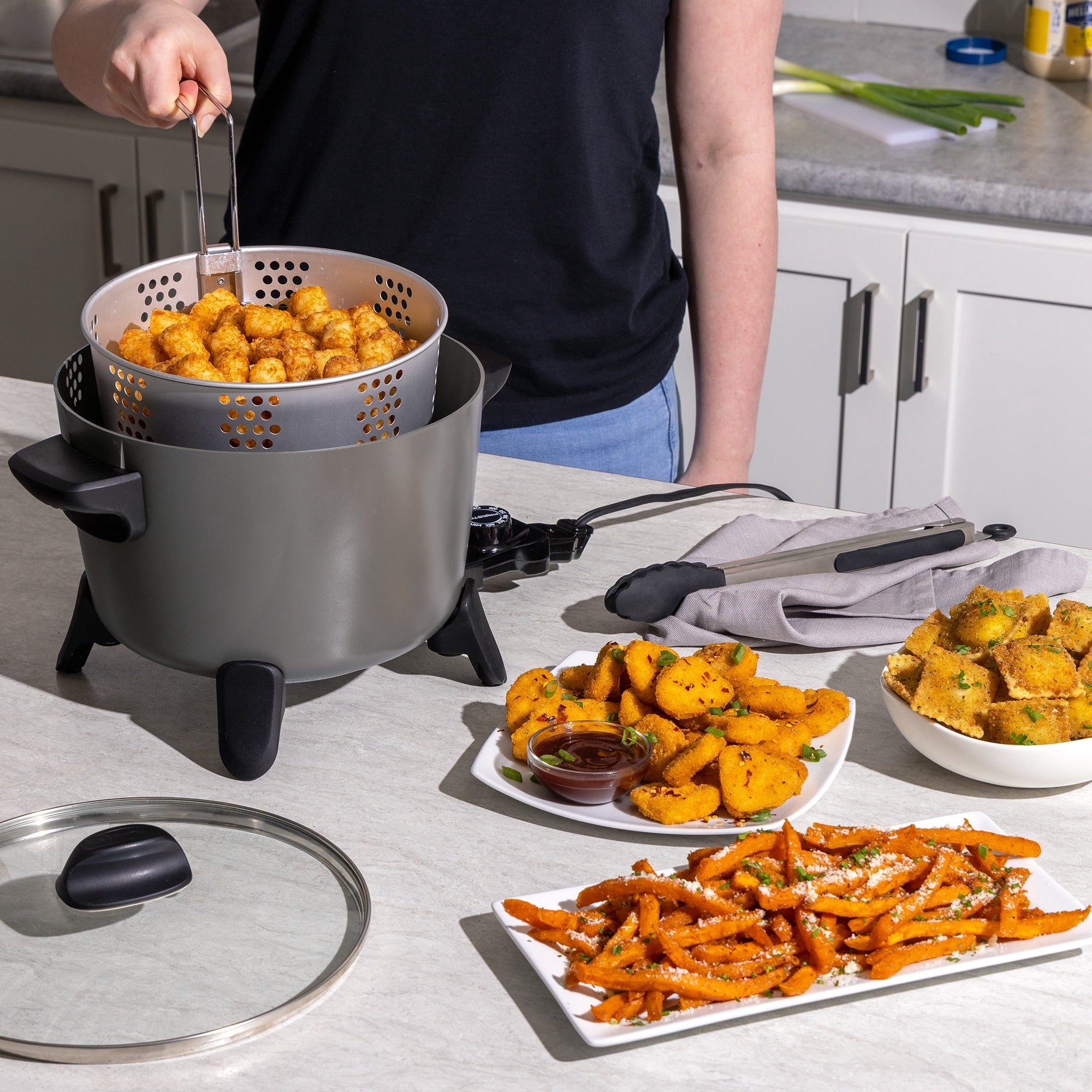 Presto Big Kettle Ceramic Deep Fryer/Multi-Cooker