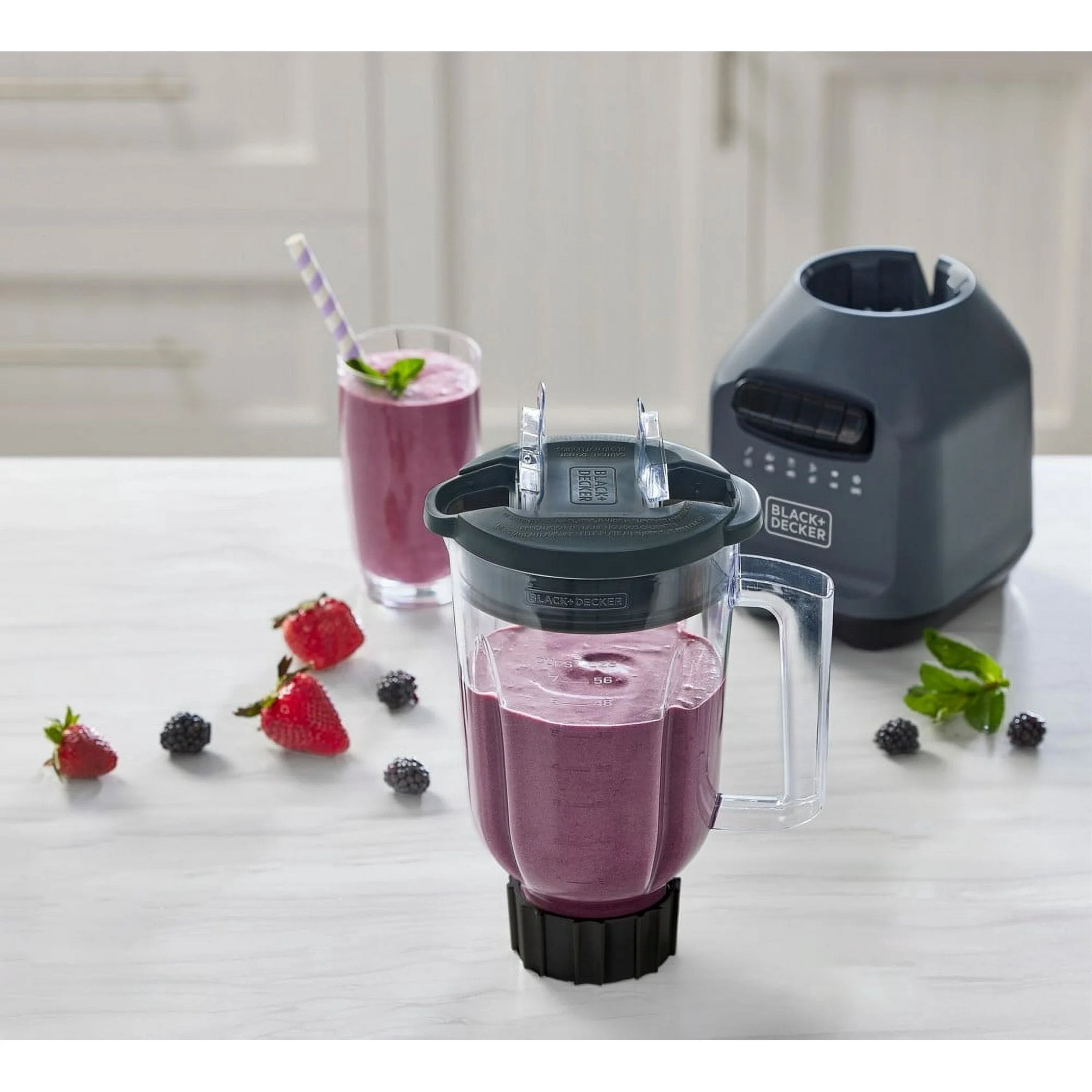 BLACK+DECKER Ice Crush Blender - 56 oz Plastic Jar, 700W, 6-Tip Blade, 8 Speeds + Pulse