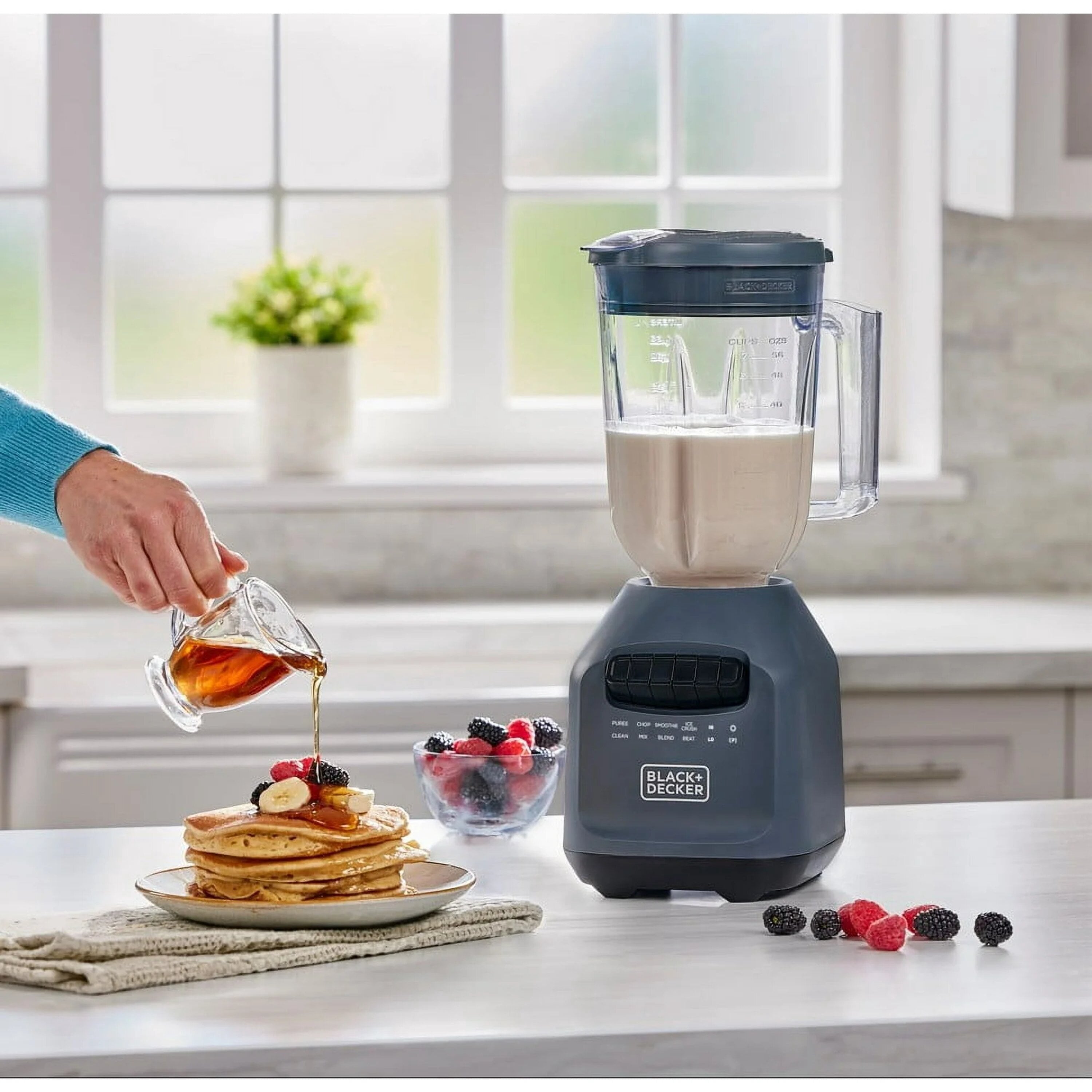 BLACK+DECKER Ice Crush Blender - 56 oz Plastic Jar, 700W, 6-Tip Blade, 8 Speeds + Pulse